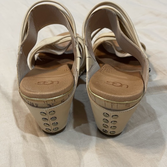 UGG Size 10 Hilarie Wedge Sandal - Picture 3 of 11